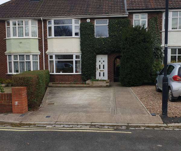 Parking on Robin Grove, YO24