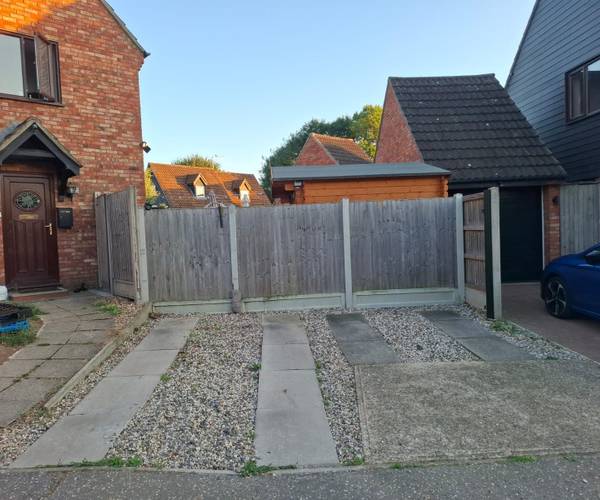 Parking on Munnings Way, CO11