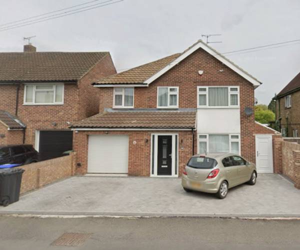 Parking on Eastfield Road, SL1
