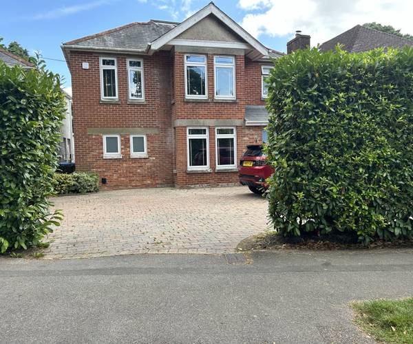Pine Drive, SO18