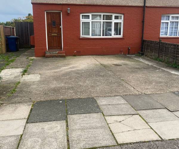 Parking on Goldsmith Avenue, NW9