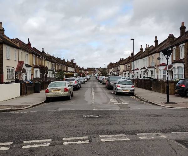 Parking on Farnley Road, SE25