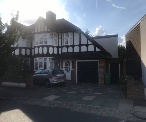 Strathearn Avenue, TW2