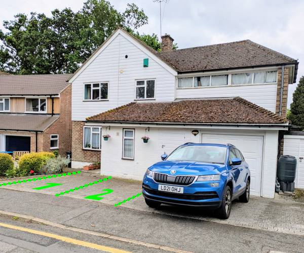 Parking on Meldrum Close, RH8