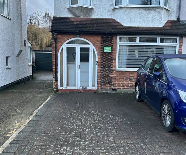 Parking on Lower Road, SM1