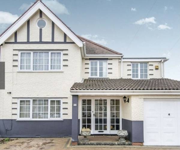 Parking on Thoroughgood Road, CO15