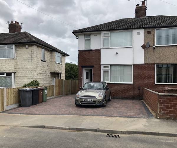 Parking on Brooklyn Avenue, LS12
