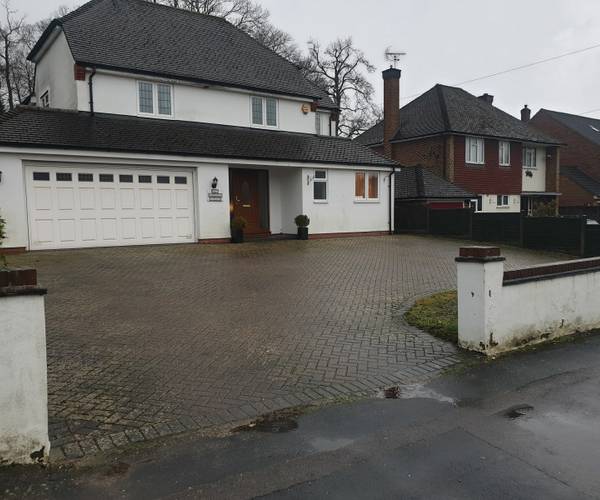 Parking on Empress Avenue, GU14