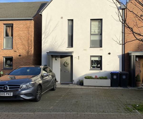 Parking on Stephenson Row, CV37
