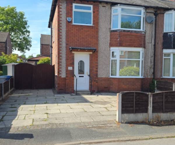 Parking on Cranford Avenue, M32