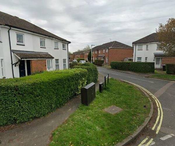 Parking on Broadwater Crescent, AL7