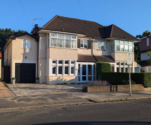 Parking on Harwood Avenue, BR1