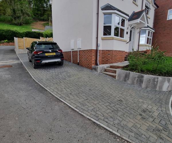 Parking on Maes Helyg, LL20