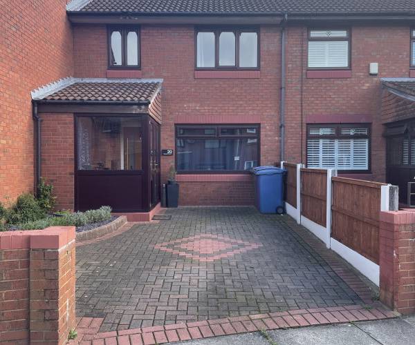 Parking on Lakeland Close, L1