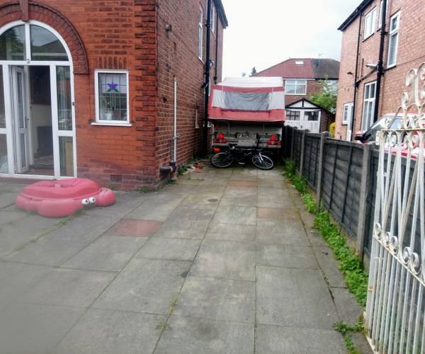 Parking on Northleigh Road, M16