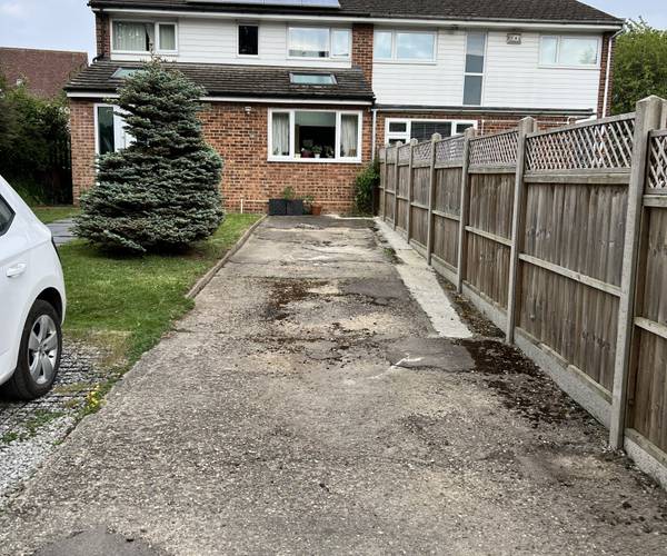 Parking on Boundary Road, CM23