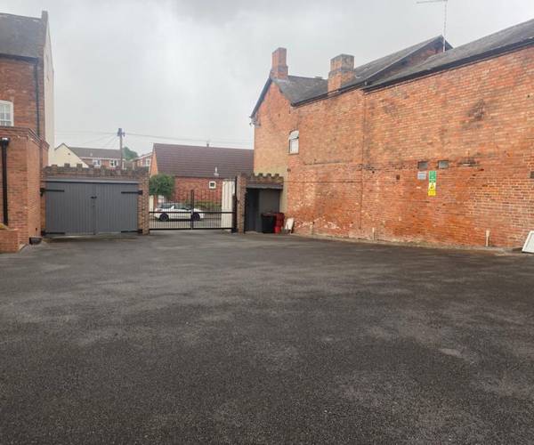 Parking on High Street, DE74