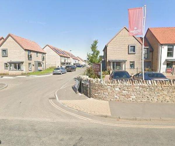 Parking on The Berries, BS16