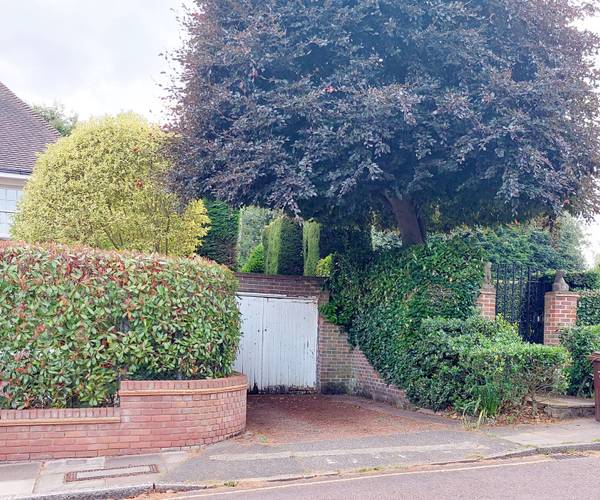 Parkside Avenue, SW19
