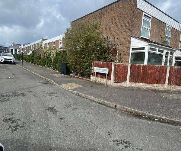 Parking on Heanor Croft, B6