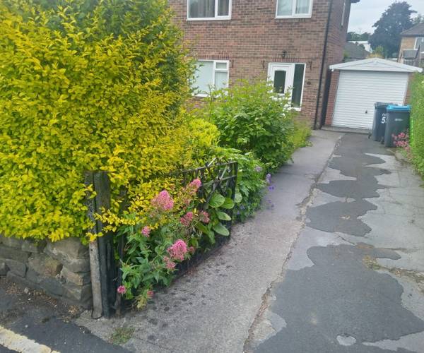Parking on Lancaster Park Road, HG2