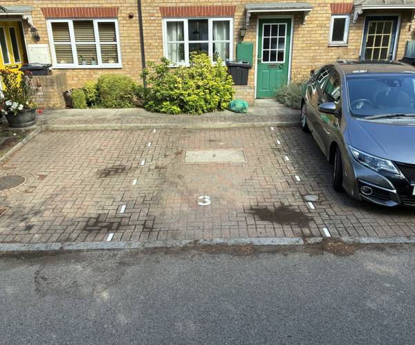 Parking on Clarendon Close, E9