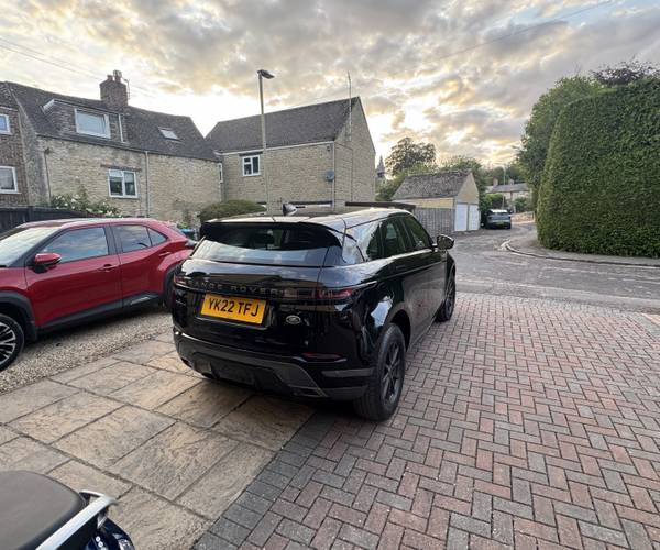 Parking on Farm End, OX20