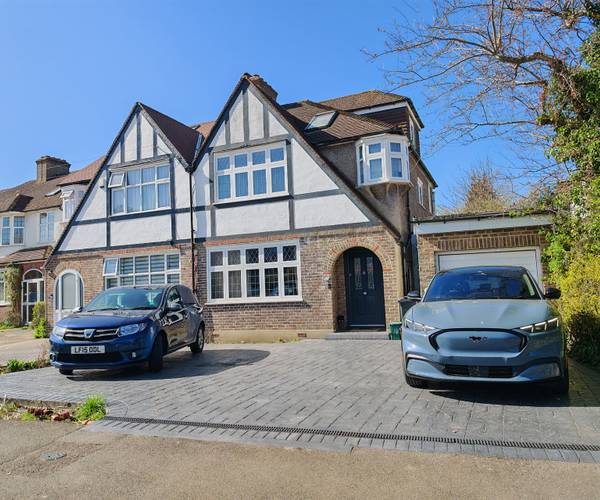 Parking on Tattenham Grove, KT18