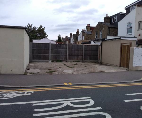 Parking on Ruckholt Road, E10