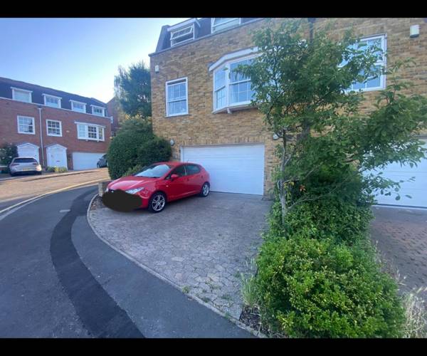 Leeward Gardens, SW19