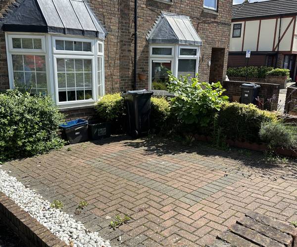 Parking on Prospect Road, IG8