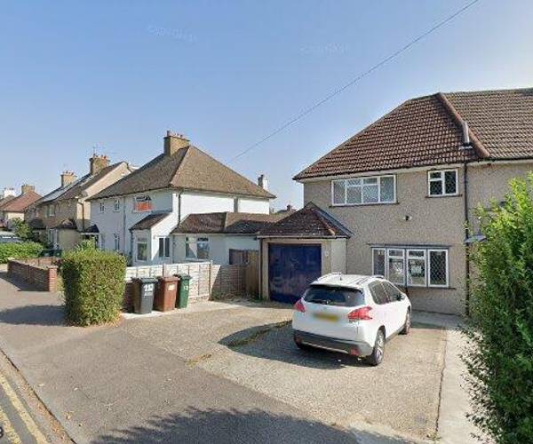 Parking on Springfield Close, WD3