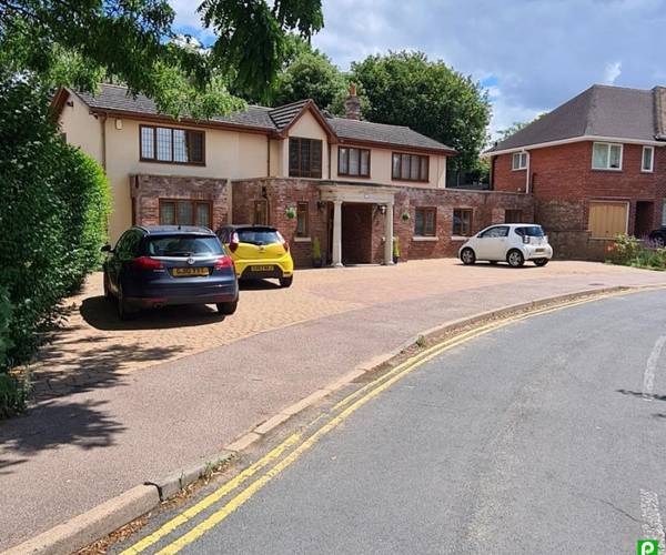Parking on Oaks Drive, CO3