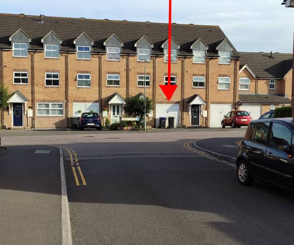 Parking on Lamplighters Walk, BA14