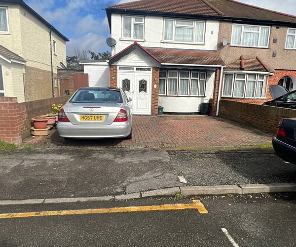 Parking on Doghurst Avenue, UB3