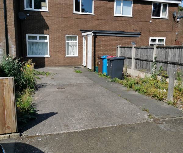Parking on Paris Avenue, M5