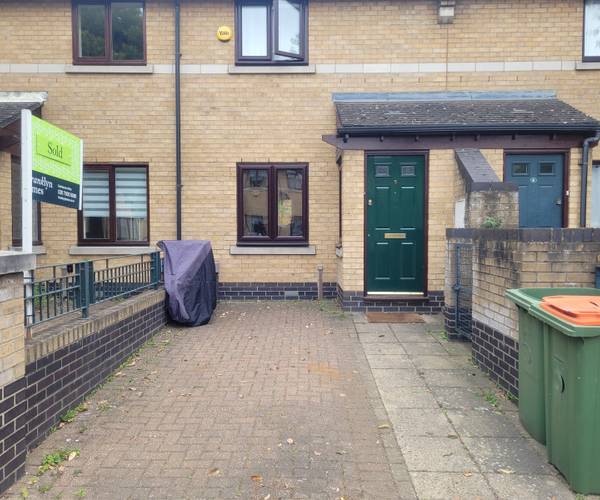 Parking on Gatcombe Road, E16