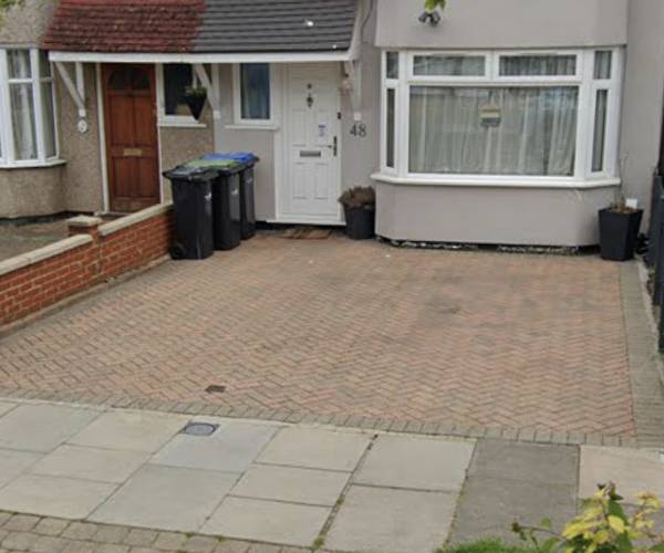 Parking on Southbury Avenue, EN1