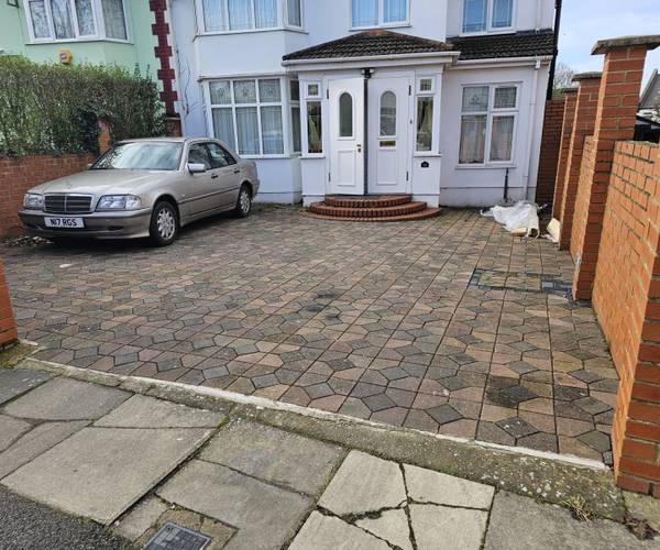 Parking on Sandringham Road, UB5