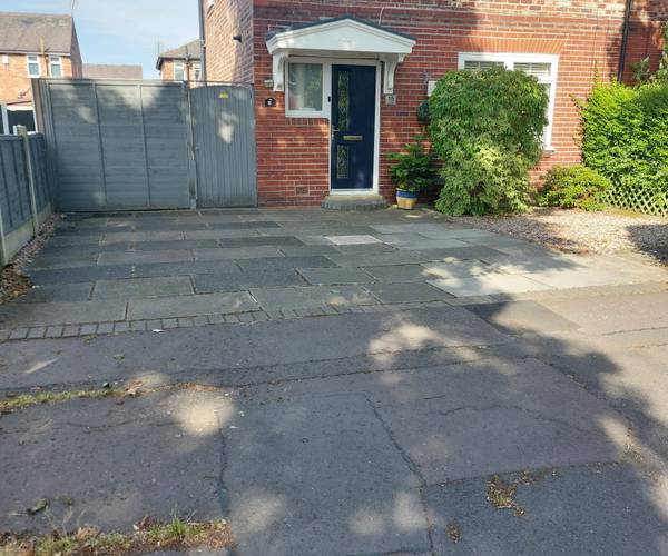 Parking on Gorse Drive, M32
