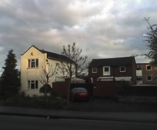 3 minutes from train and coach stations