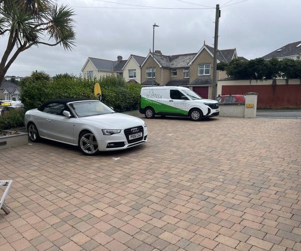 Parking on Ulalia Road, TR7