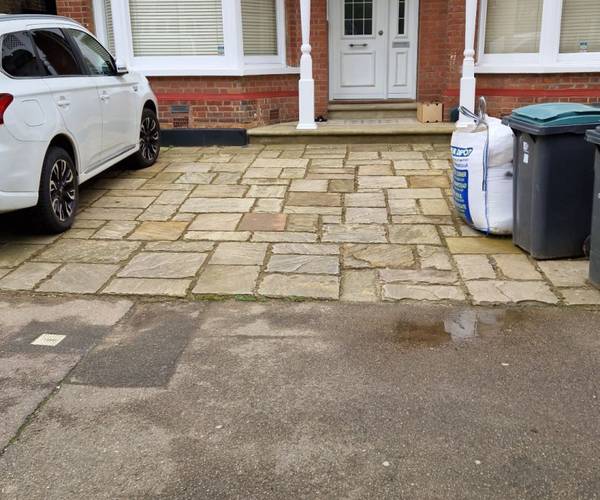 Parking on Princes Avenue, N10