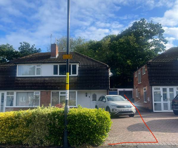 Parking on East Rise, B75