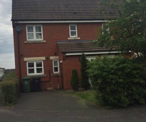 Parking on Ray Mercer Way, DY10
