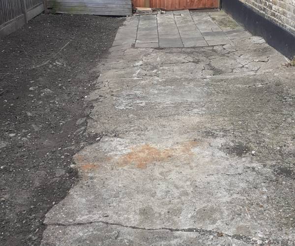 Parking on Westbury Avenue, N22