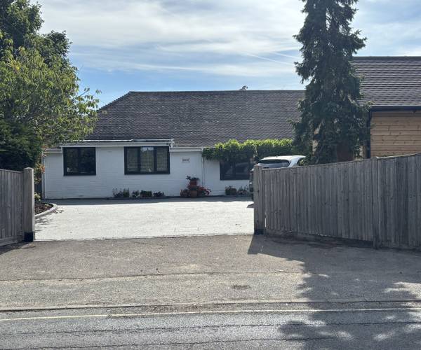 Parking on Cakeham Road, PO20