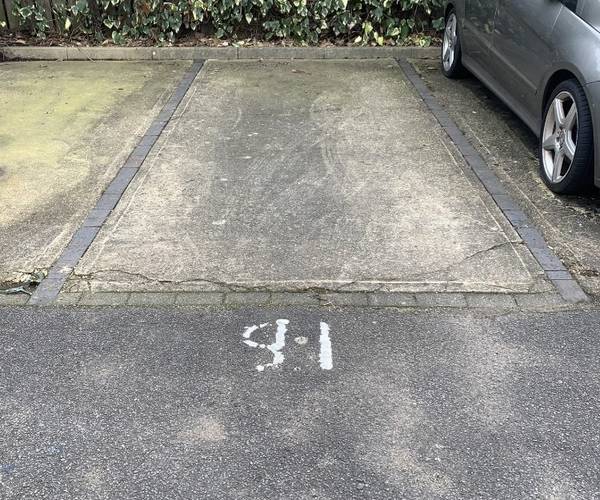Private off road parking space for rent Islington