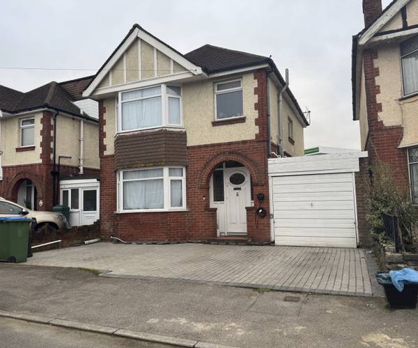 Parking on Chafen Road, SO18