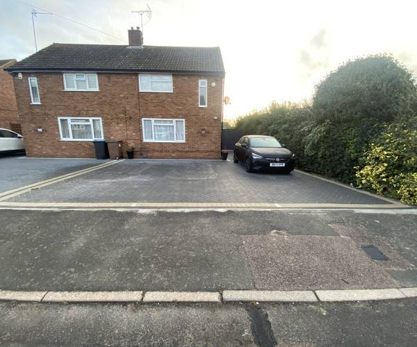 Parking on Maulden Close, LU2